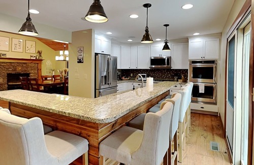 Blakeslee Casa | To The Point | Spacious Retreat + Hot Tub & Lake Access