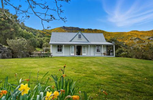 Akaroa Casa | Toad Hall - Akaroa Holiday Home