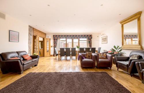 Hope Bowdler Casa | Toad Hall