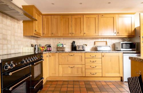 Hope Bowdler Casa | Toad Hall