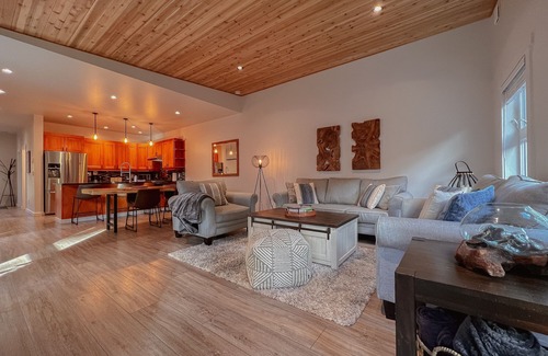 Tofino Casa | Tofino Escape-Hot Tub, Modern, Marina, Pets, BBQ