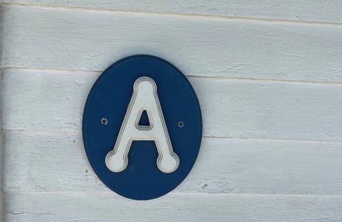 Put-in-Bay Apartamento | Toledo House Guest Suite A. Catering to couples. Great location downtown PIB.