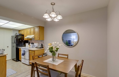 Reynolds Corners Condominio | Toledo Vacation Rental ~ 8 Mi to Downtown!