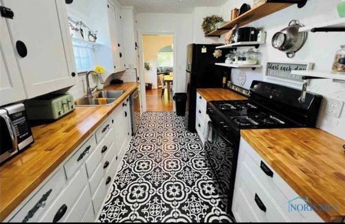 Toledo Casa | ToledoTopia- 4bdrm/2bath- 1 mile to Promedica