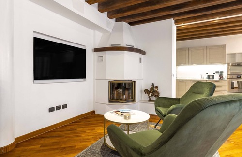 Dorsoduro Apartamento | Tolentini Terrace by Wonderful Italy