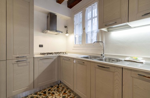Dorsoduro Apartamento | Tolentini Terrace by Wonderful Italy