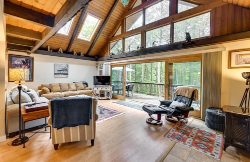 Tolland Casa | Tolland Cabin with Private Hot Tub and Grill!