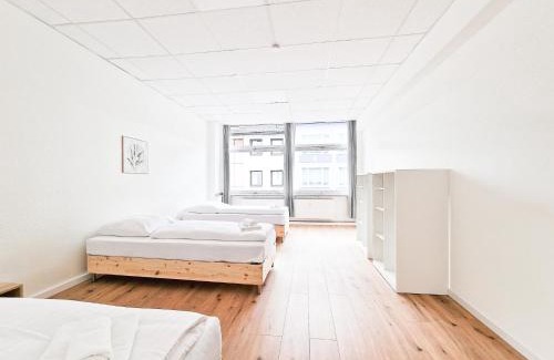 Stadtmitte Apartamento | Tolstov Apartments - City Center Apartment with 5 Rooms - 10 Min Messe DUS