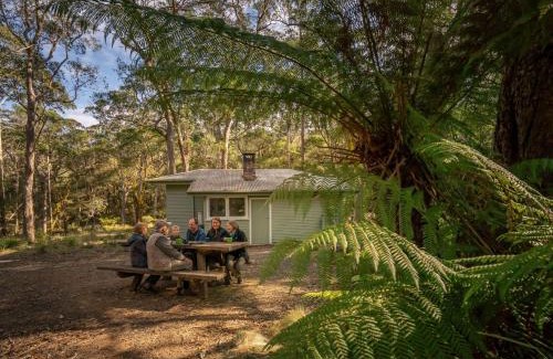 Comara Casa | Toms Cabin