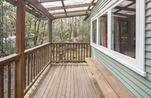 Comara Casa | Toms Cabin