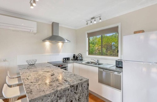 Binalong Bay Casa | Too Tyred - Binalong Bay