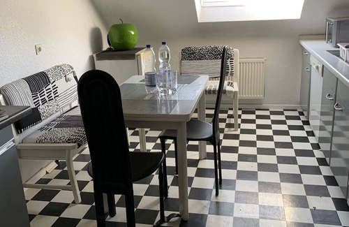 Kaarst Apartamento | TOP Ddorf 100 qm AppTerrasse 5 Pers i2 SZ 1A Lage Badesee Aldi Lidl