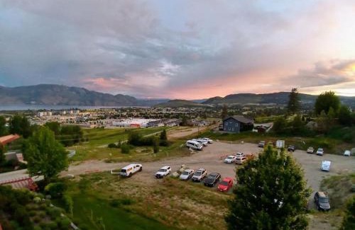 Central Okanagan Apartamento | Top Floor Apartment at Amenity Rich Resort 406