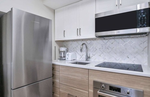 Napeague Apartamento | Top Floor Beautiful White & Woody 1BR w/Loft