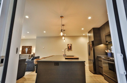 East Kootenay Condominio | Top Floor Corner Unit with the Best Views of the Mountain