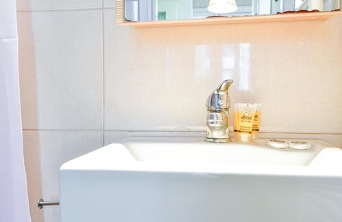 Nea Smirni Apartamento | Top floor renovated studio