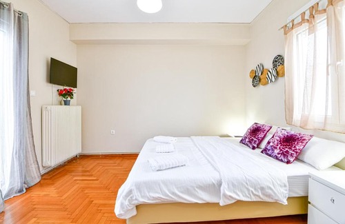 Nea Smirni Apartamento | Top floor renovated studio