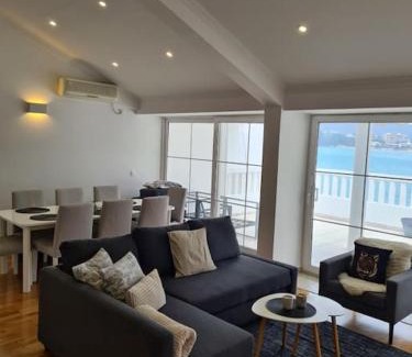 Rafajlovici Apartamento | Top floor with stunning seaview, first line