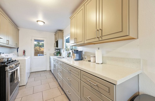 Clairemont Casa | Top Gun themed 3-bedroom house centrally located in San Diego