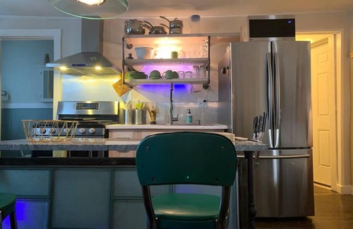 West Bayside Apartamento | Top of the Old Port/East Bayside1 BR Free Parking