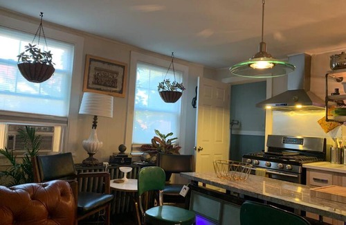 West Bayside Apartamento | Top of the Old Port/East Bayside1 BR Free Parking