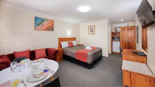 Inverell Hotel | Top of the Town Motel