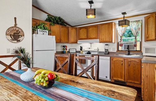 East Thermopolis Casa | ❤Top VRBO, A+ Stay, Hunters & Fishing, Cozy Nights, Pets, Amenity-Rich