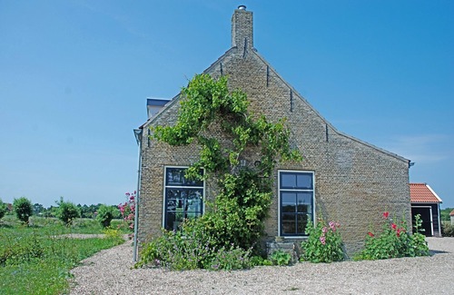 Oostkapelle Villa | TopLocatieZeeland # The Old Farmhouse