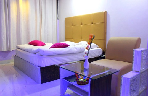 Mount Abu Hotel | Toppers corner-A Boutique Garden Resort