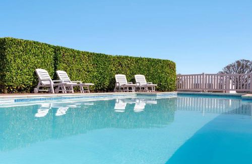 Newton Saint Cyres Casa | Tor Cottage -Private Hot Tub & Communal Swimming Pool with Fishing nearby 2 Dogs Max