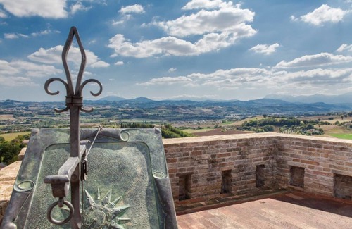 Magliano di Tenna Casa | Torre da Bora - Torre medieval de lujo y noble