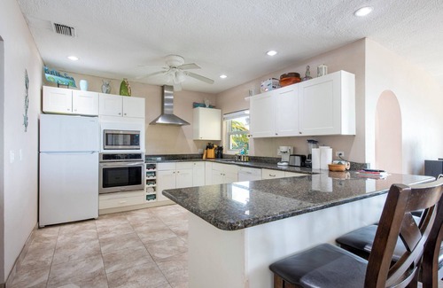 South Palmetto Point Casa | Pau Pau Bay Beach Estate