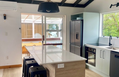 Tata Beach Casa | Totara Bach - just a few meters away from the beach (Tata Beach, Golden Bay)