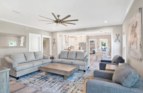 Foley Casa | Touchdown Hideaway! Beach/OWA/Sports/Shopping