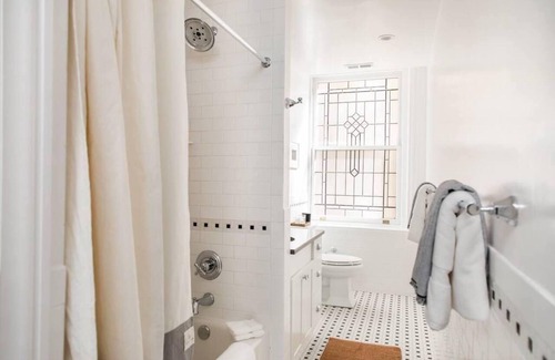 Center City Apartamento | Touraine Unit 104 in Philadelphia