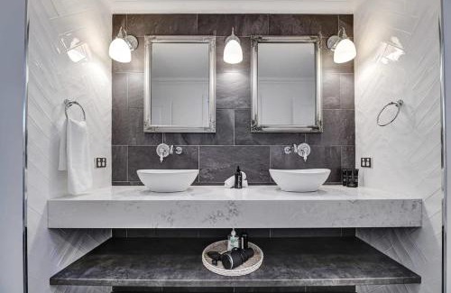 Canobolas Casa | Towac Cabin 3- Hamptons Luxury, Breathtaking Views