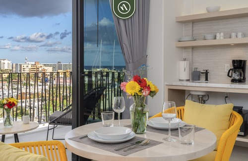 Centro Apartamento | Tower 605 by Naya Homes