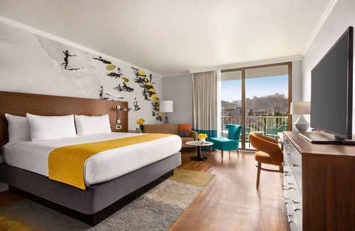 Mission Valley West Hotel | Town and Country San Diego