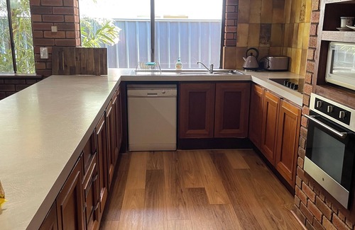 Mandurah Casa | Town Beach Short Stay on Ormsby Terrace Beach across the Road.
