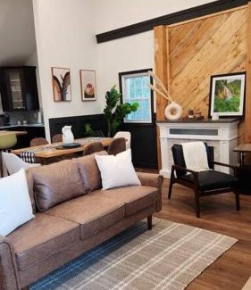 Duncan Casa | Town-Center Sanctuary:Cozy 3BD for Relocation