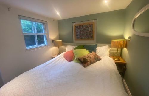 Cheltenham Apartamento | Town Centre Apartment with Hot Tub