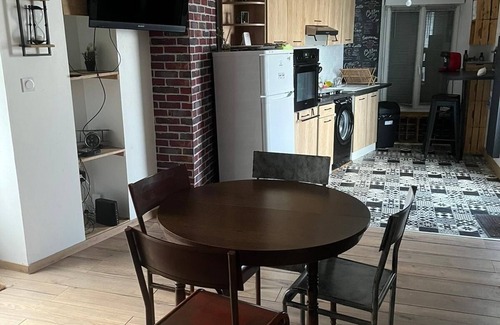 Saint-Jean-sur-Mayenne Casa | Town house