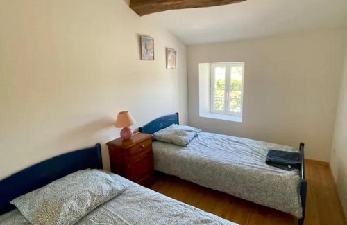 Aulnay Casa | Town house Aulnay, walk to bars/restaurants