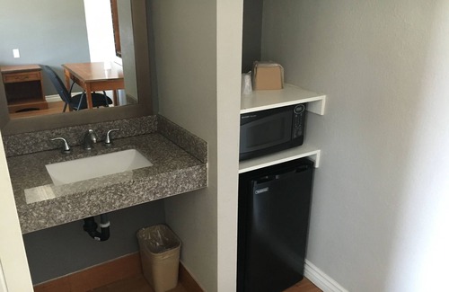 Lynwood Hotel | Town House Motel