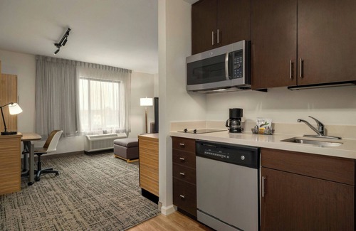 Alexandria Hotel | TownePlace Suites by Marriott Alexandria