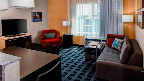 Greenacres Hotel | TownePlace Suites by Marriott Bakersfield West