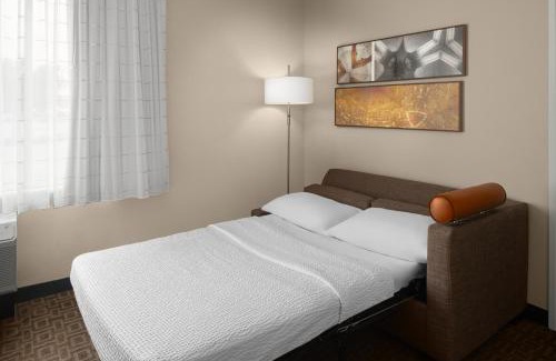 Oakville Hotel | TownePlace Suites by Marriott Toronto Oakville