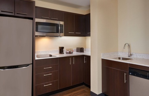 Oakville Hotel | TownePlace Suites by Marriott Toronto Oakville