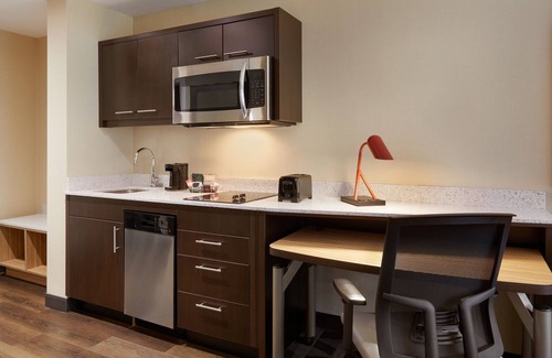 Oakville Hotel | TownePlace Suites by Marriott Toronto Oakville