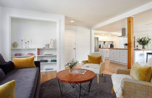 Egremont Casa | Townhome Connected To Historic Inn & Music Venue